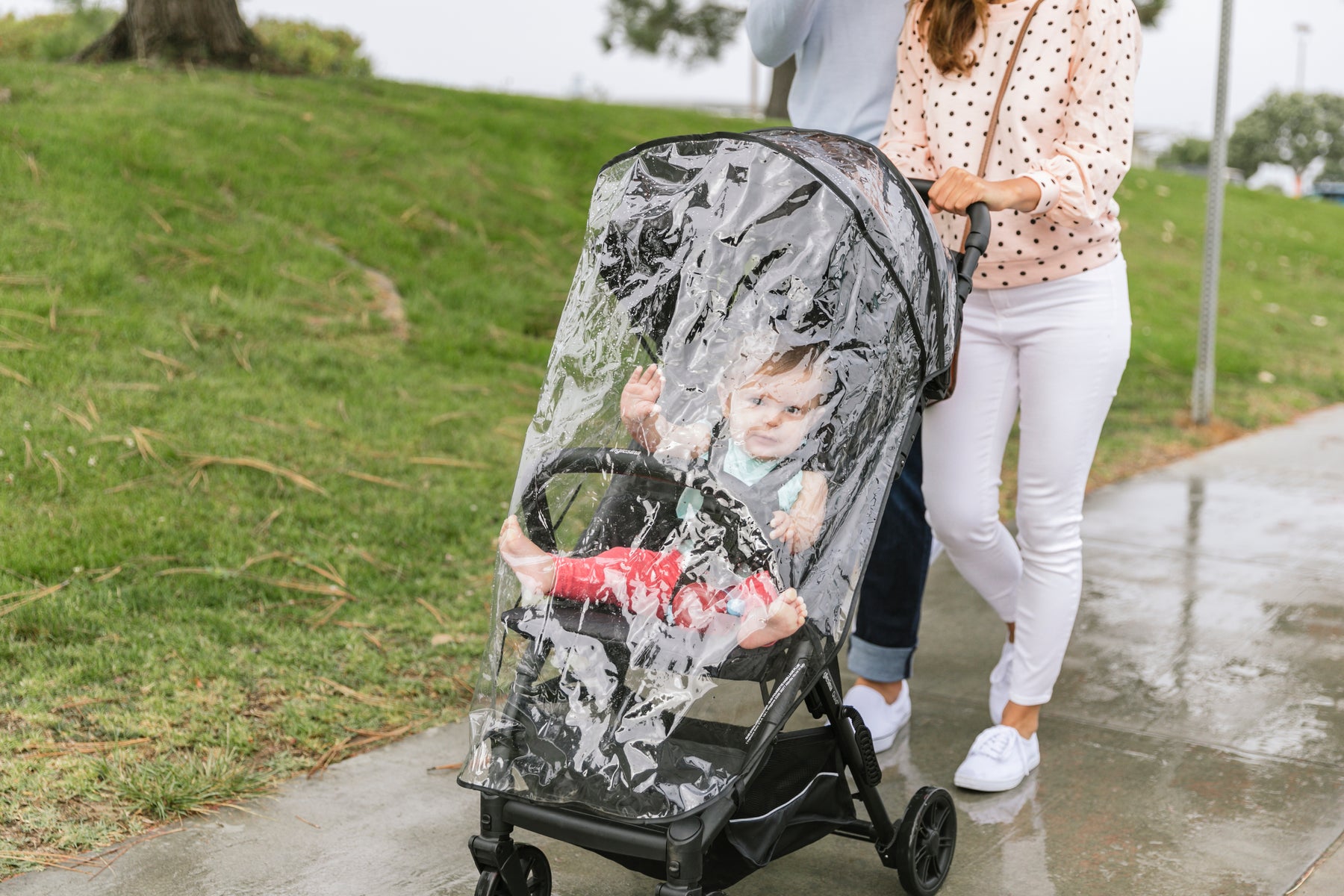 Quid³ stroller raincover close-up